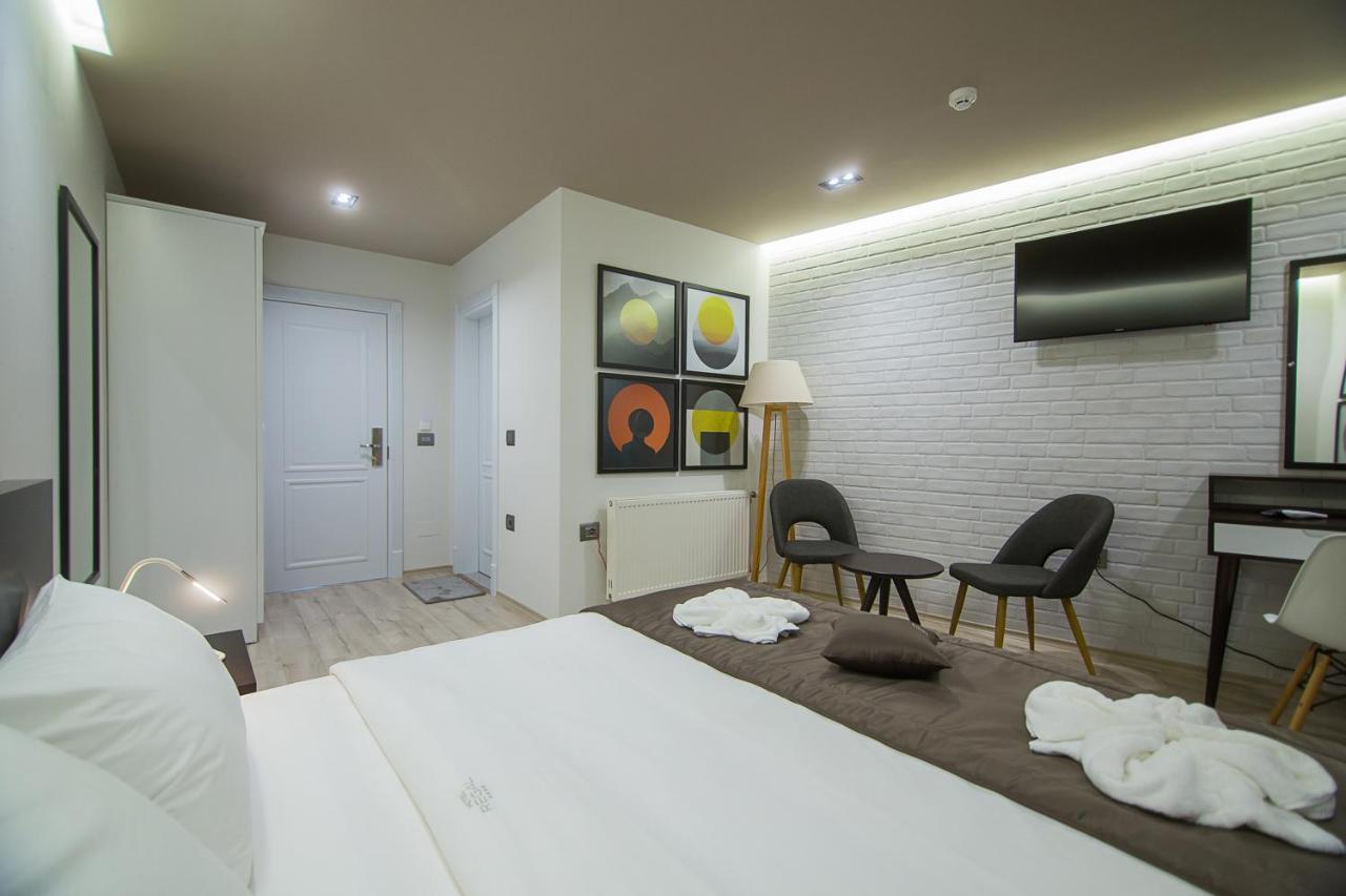 Hotel Regal Корча Екстериор снимка