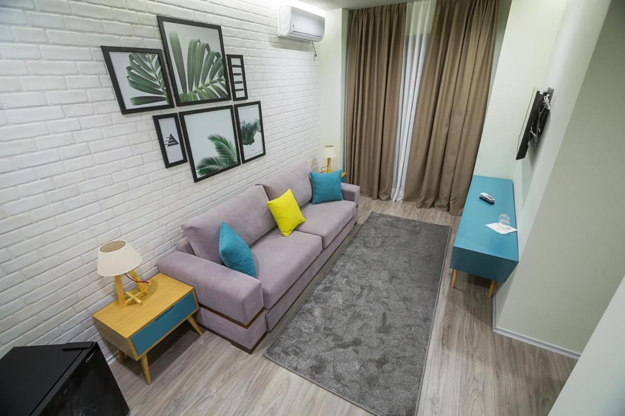 Hotel Regal Корча Екстериор снимка