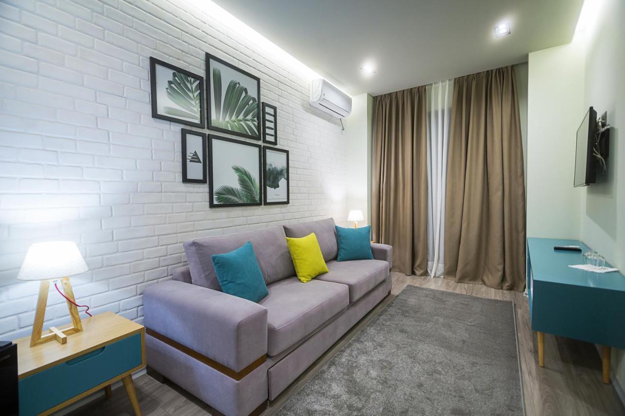Hotel Regal Корча Екстериор снимка