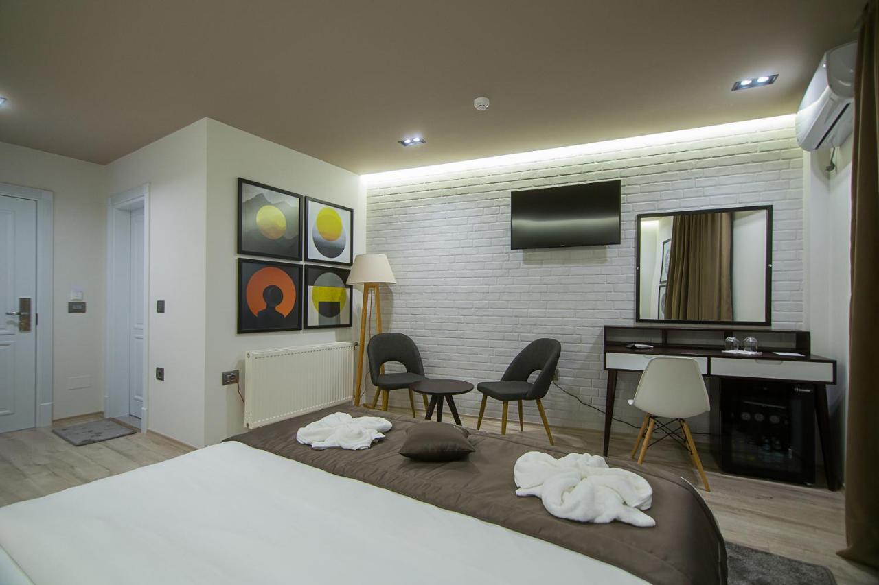 Hotel Regal Корча Екстериор снимка