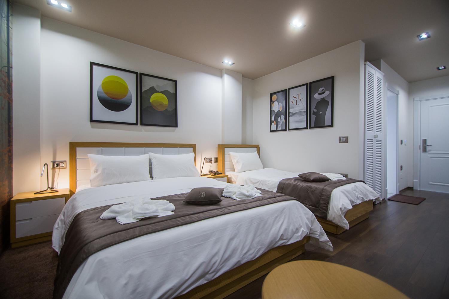 Hotel Regal Корча Стая снимка