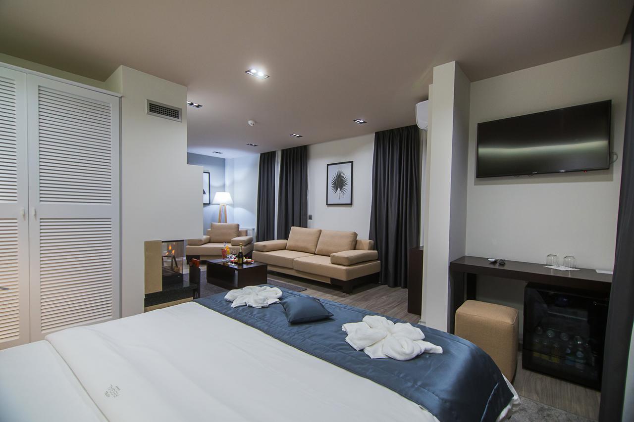 Hotel Regal Корча Екстериор снимка