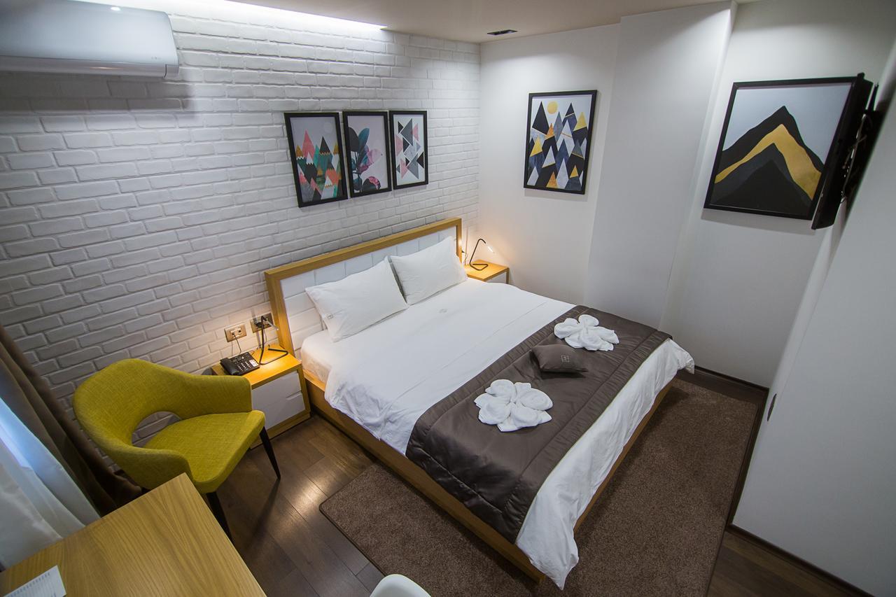 Hotel Regal Корча Екстериор снимка